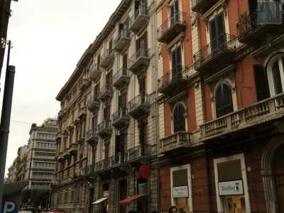 Il palazzo Susca, su via Cardassi, che risale al 1904. Qui � possibile notare la raffinatezza dei pilastretti che sostengono la ringhiera dei balconi